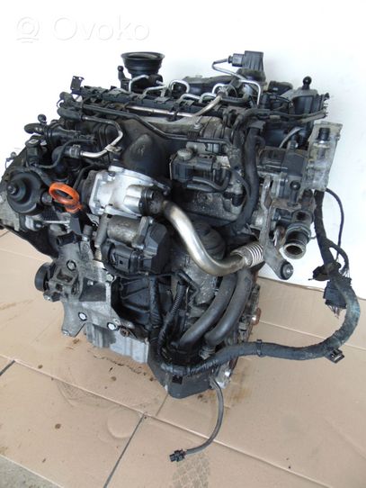Volkswagen PASSAT B7 Vaihtomoottori CBD