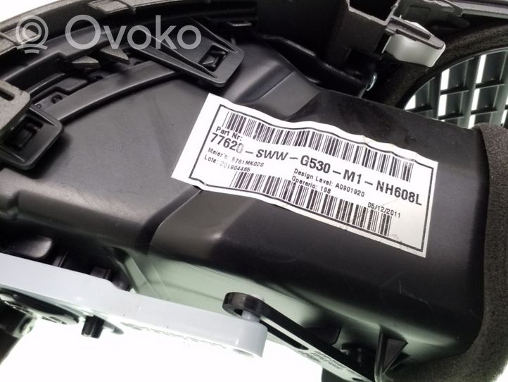 Honda CR-V Moldura protectora de la rejilla de ventilación lateral del panel 77620SWWG530M1
