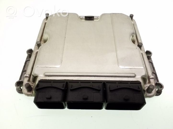 Renault Trafic II (X83) Calculateur moteur ECU 0281014593