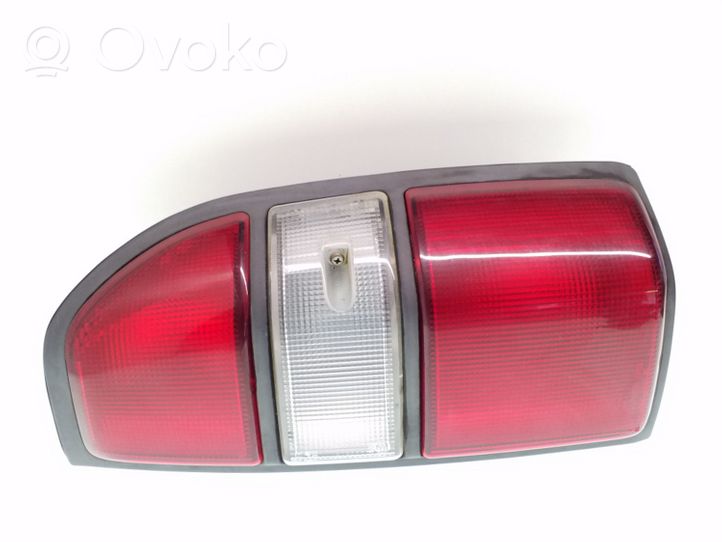 Toyota Land Cruiser (J100) Lampa tylna 