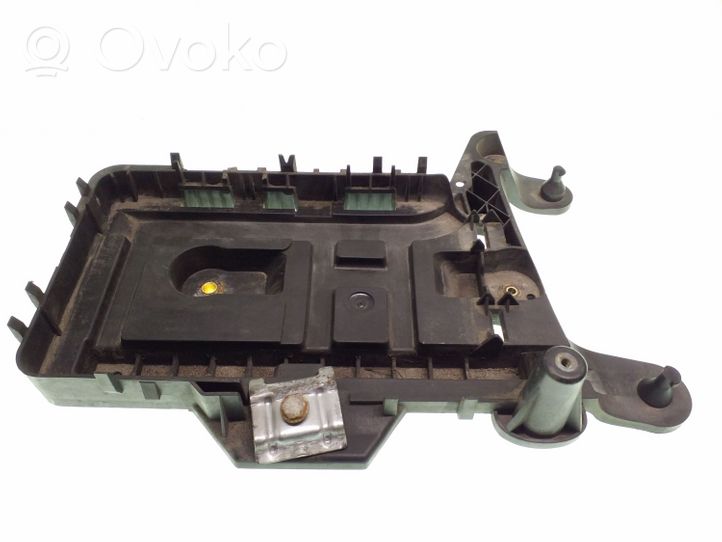 Volkswagen PASSAT CC Batteriegestell 1K0915333