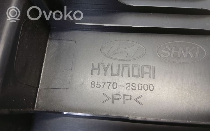 Hyundai ix35 Rivestimento di protezione sottoporta del bagagliaio/baule 857702S000