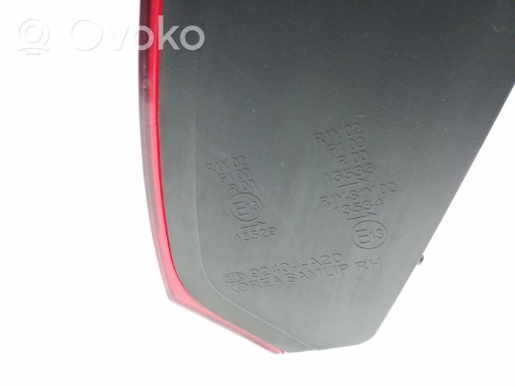 KIA Ceed Luci posteriori del portellone del bagagliaio 92404A20