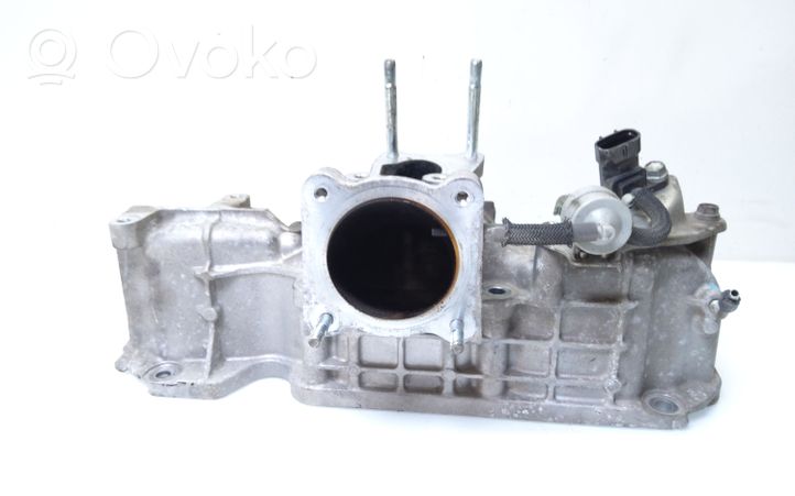 Toyota Avensis T270 Intake manifold 