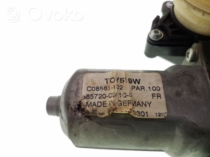 Toyota Avensis T270 Priekinis varikliukas langų pakėlėjo 8570202020