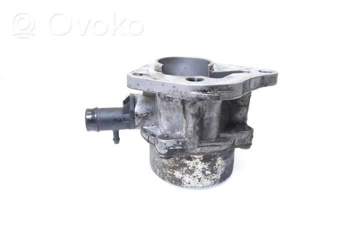 Mercedes-Benz A W176 Alipainepumppu 146505272R