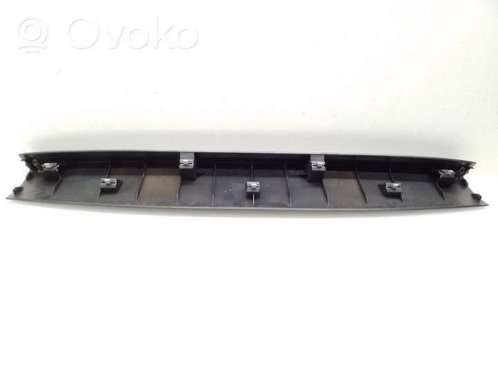 Volkswagen Tiguan Rivestimento superiore del portellone posteriore/bagagliaio 5N0867707B