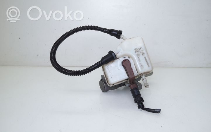 Citroen C4 II Picasso Główny cylinder hamulca 03350890831