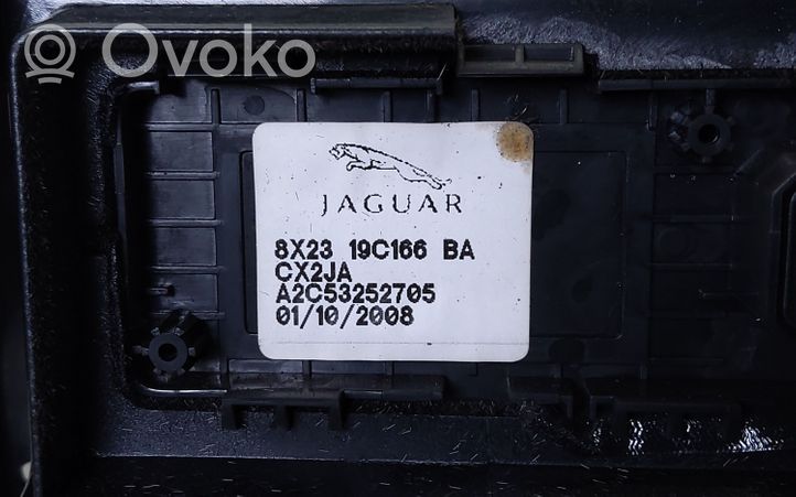 Jaguar XF Centrālā konsole 8X2319C166BA