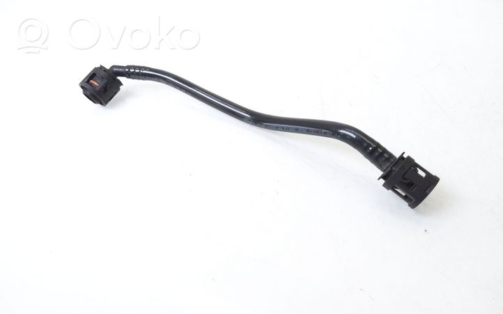 Ford Fiesta Tubo flessibile del liquido di raffreddamento del motore D1BG6758AA