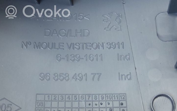 Peugeot 3008 I Ohjauspyörän pylvään verhoilu 9685849177