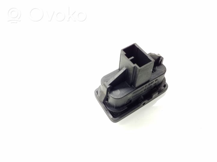 Volvo V50 Central locking switch button 30773333