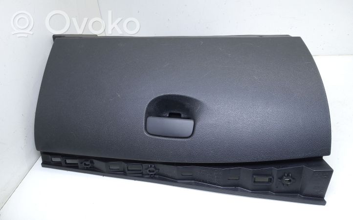 Renault Megane III Glove box set 685000007R