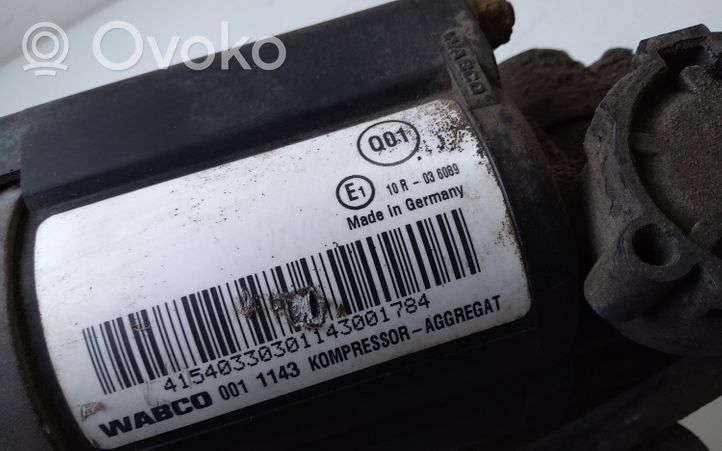 Mercedes-Benz E W211 Compresseur / pompe à suspension pneumatique E110R036089