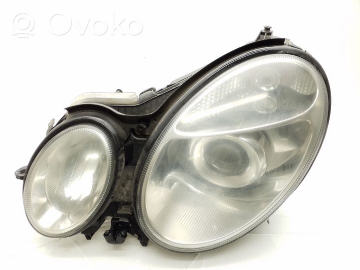 Mercedes-Benz E W211 Lampa przednia 15435901