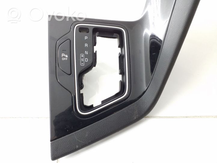 KIA Niro Rivestimento in plastica cornice della leva del cambio 84651G5000