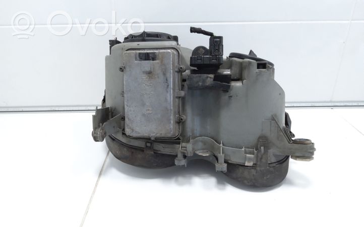 Mercedes-Benz E W210 Lampa przednia 15060700