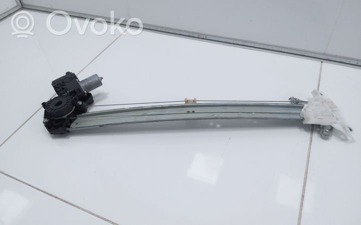 Subaru Forester SK Elektryczny podnośnik szyby drzwi przednich 