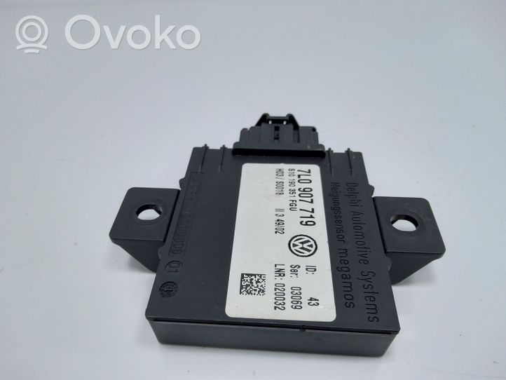 Volkswagen Touareg I Boîtier module alarme 7L0907719