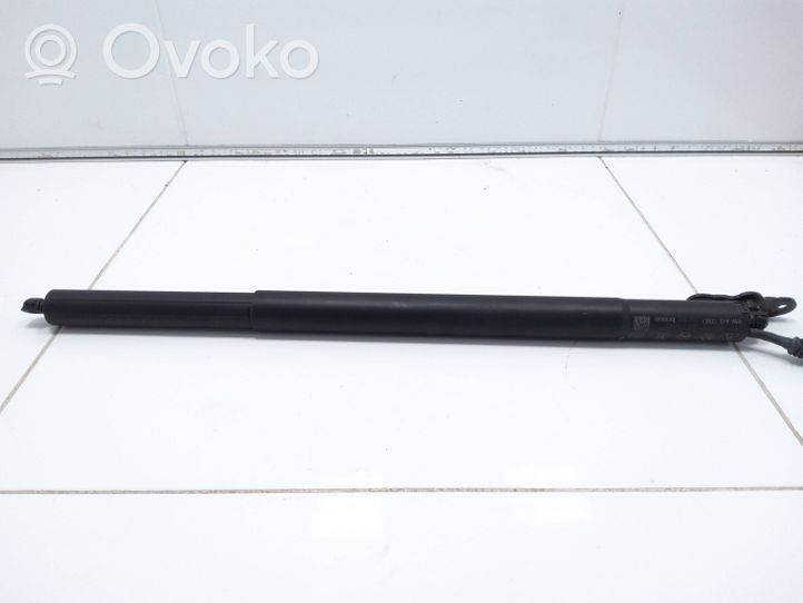 Audi Q3 F3 Takaluukun/tavaratilan luukun nostomoottori 83F827851D