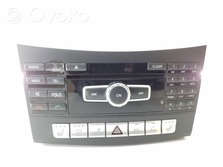 Mercedes-Benz E W212 Panel / Radioodtwarzacz CD/DVD/GPS A2129008524