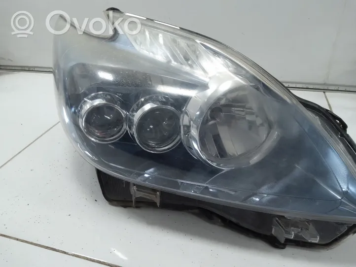 Toyota Prius (XW30) Lampa przednia 8596747010