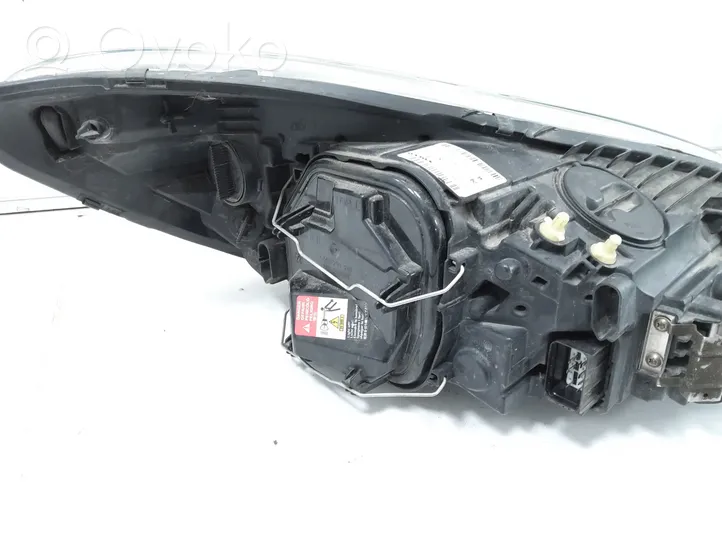 Volvo C30 Lampa przednia 31299818