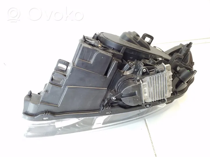 Volvo V60 Lampa przednia 31420254