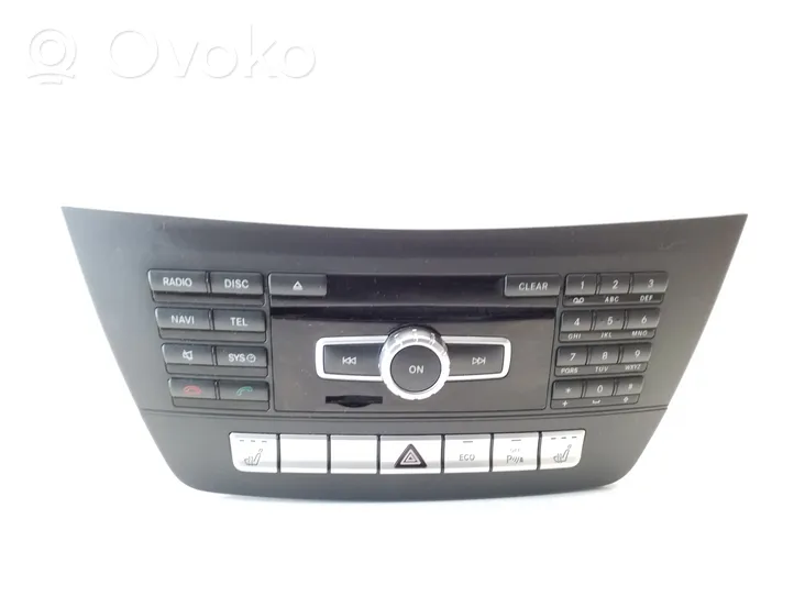 Mercedes-Benz C W204 Panel / Radioodtwarzacz CD/DVD/GPS A2049005908