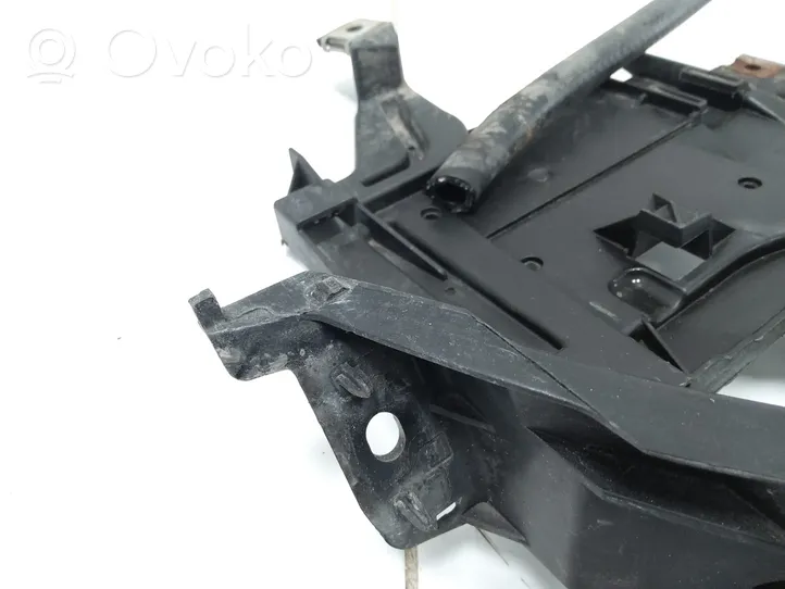 Audi A4 S4 B8 8K Ajovalon kannake 8K0805608