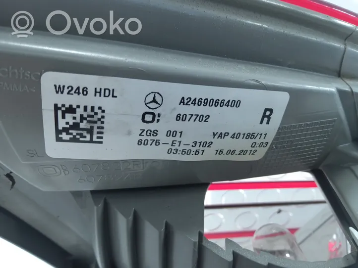 Mercedes-Benz B W246 W242 Lampy tylnej klapy bagażnika A2469066400