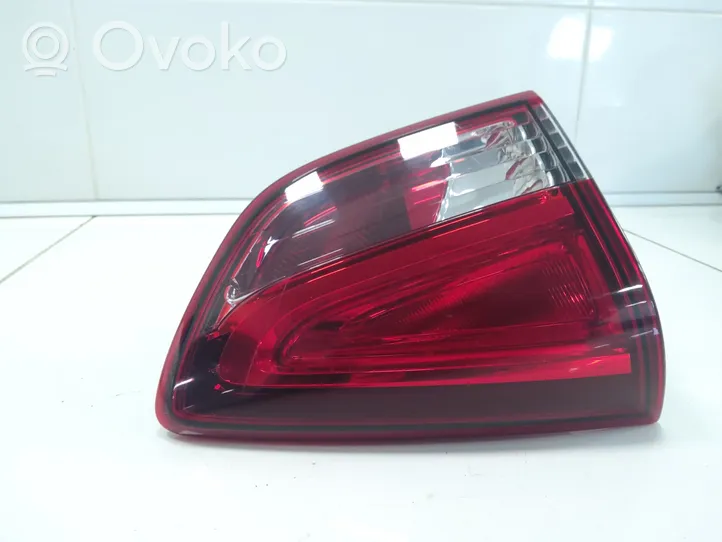 Renault Clio IV Lampy tylnej klapy bagażnika 20545748