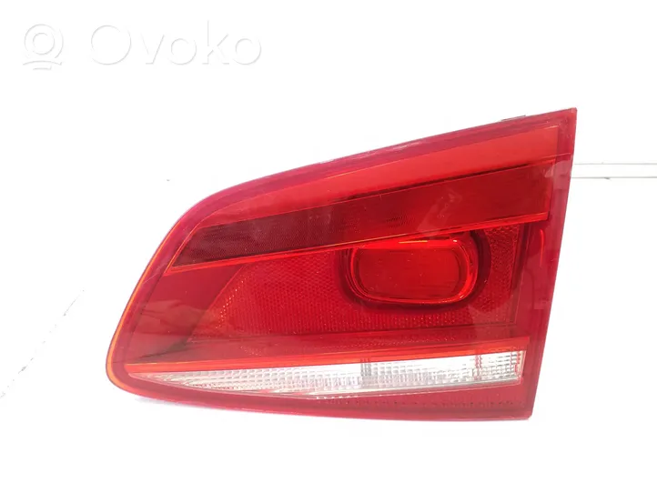 Volkswagen PASSAT B7 Lampy tylnej klapy bagażnika 3AF945094C