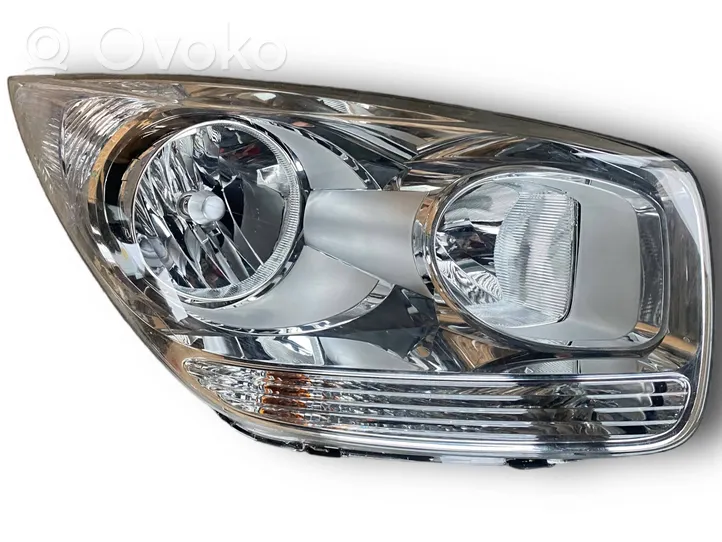 KIA Venga Lampa przednia 921021P000