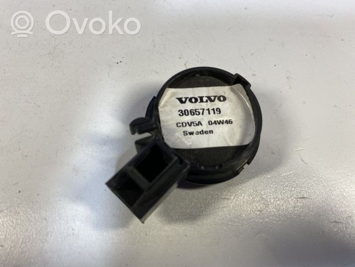 Volvo V50 Maskownica centralnego głośnika deski rozdzielczej 30657119