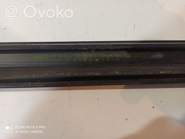 Volvo V70 Takaoven lista (muoto) 39891356