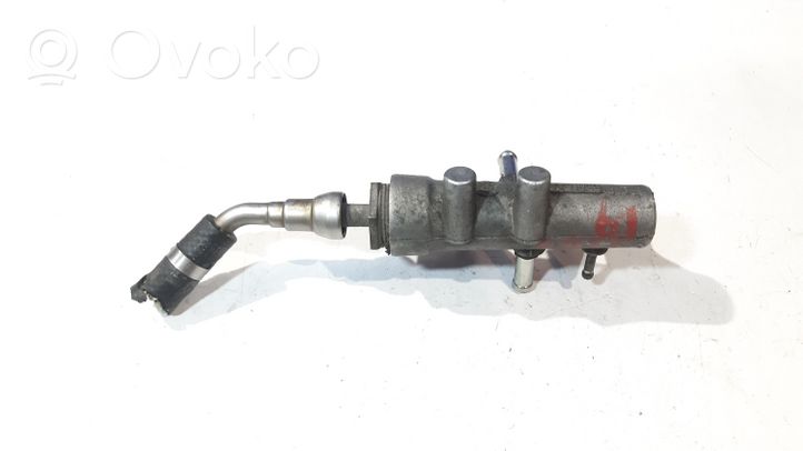 Saab 9-3 Ver2 Régulateur de pression de carburant 55203803