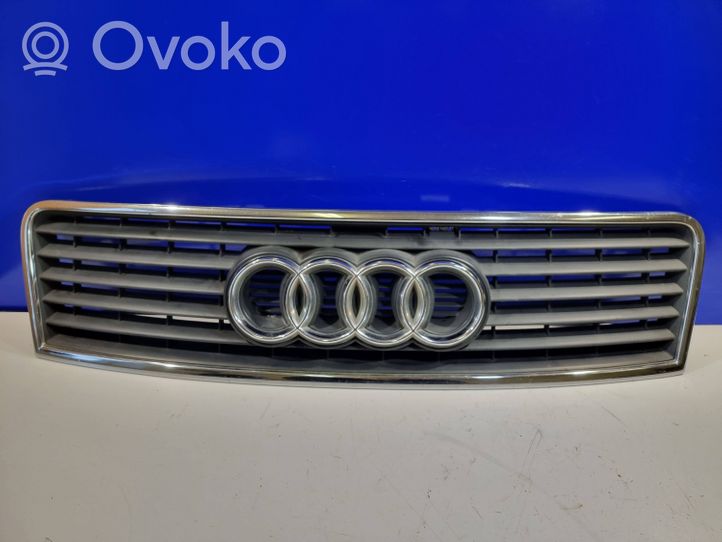 Audi A6 S6 C5 4B Etupuskurin ylempi jäähdytinsäleikkö 4B0853651F