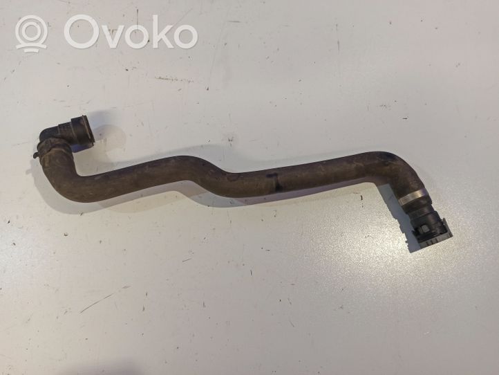 Ford Connect Tubo flessibile del liquido di raffreddamento del motore AV6118K582D