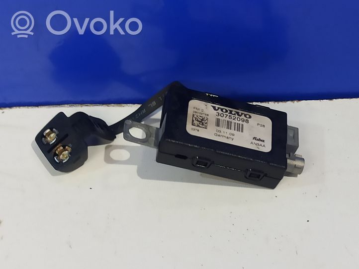 Volvo XC90 Усилитель антенны 30752098