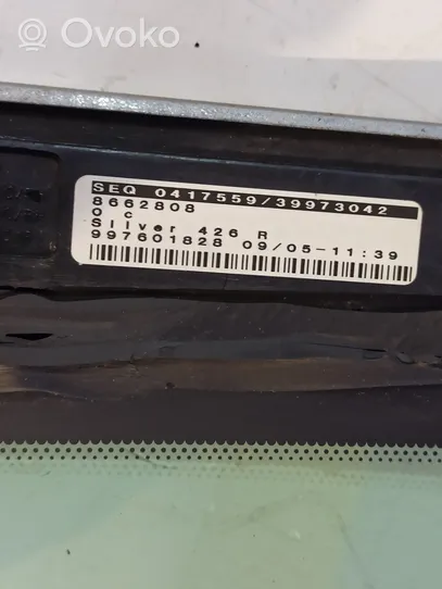 Volvo V70 Fenêtre latérale avant / vitre triangulaire 8662808