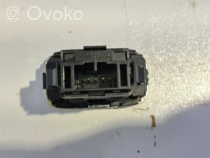 Volvo S60 Moottorin start-stop-painike/kytkin 31394114