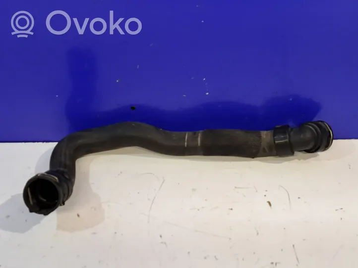 Volvo V70 Tubo flessibile del liquido di raffreddamento del motore BG918260GA