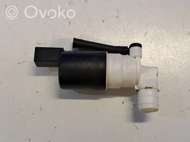 Volvo S60 Windscreen/windshield washer pump 31349264