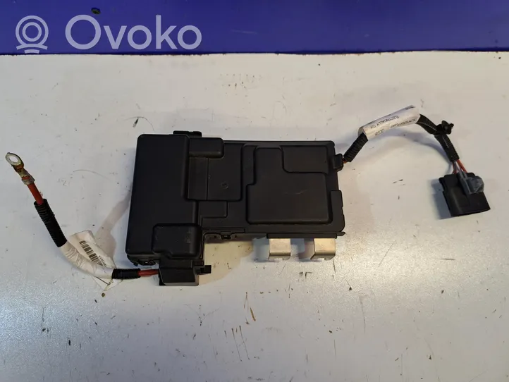 Volvo S60 Relay mounting block 31337182