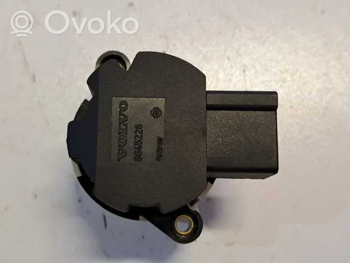 Volvo V70 Ignition lock 8645228
