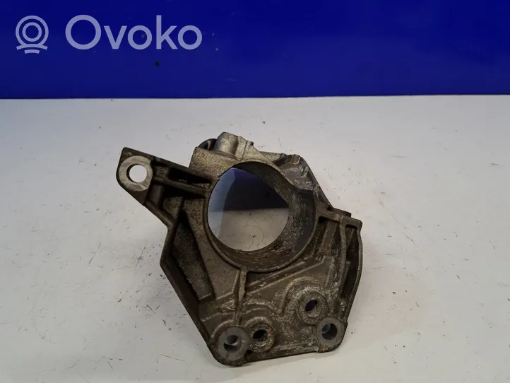 Volvo S60 Muffler mount bracket/holder 31370633