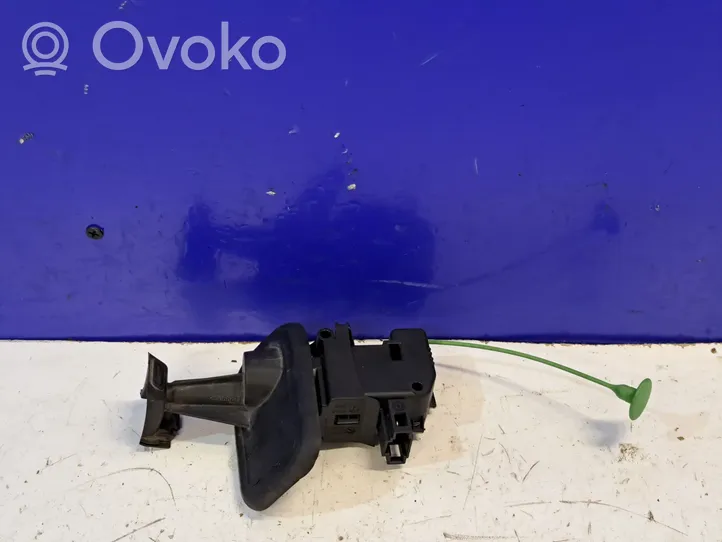 Volvo V40 Hebel Tankdeckel Tankklappe 32260461