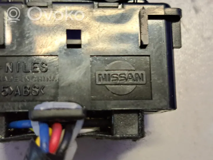 Nissan Pixo Interruptor de calefacción del asiento SWITCH