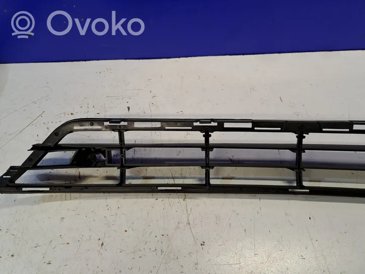 Volvo S60 Kratka dolna zderzaka przedniego 31323859